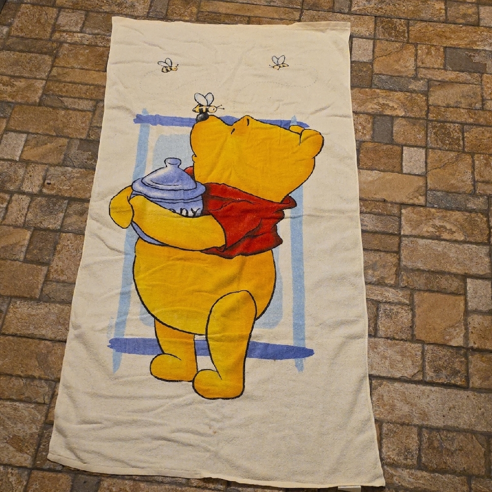 Disney Winnie the Pooh With Honey Pot Beach Towel- Vintage